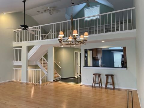 69 Algonquin Rd 69 Newton MA 02467