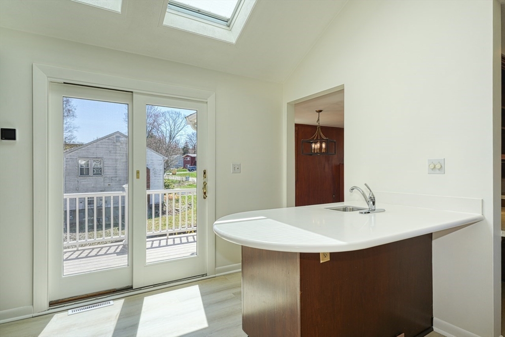48 Pinecrest Rd