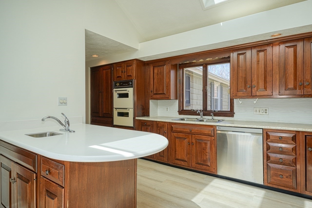 48 Pinecrest Rd