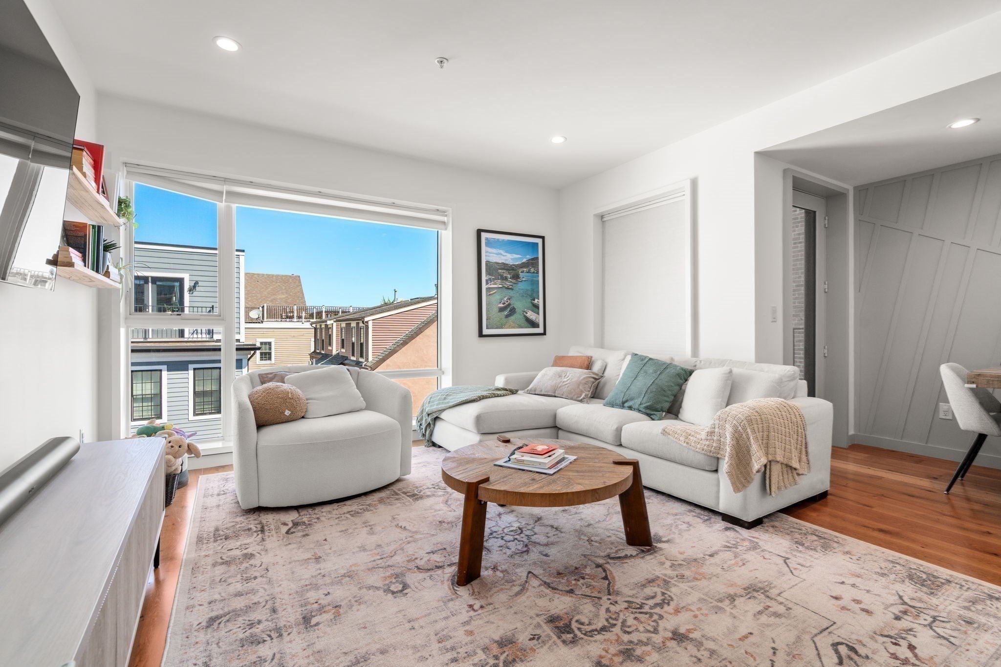 362-364 W Broadway 5