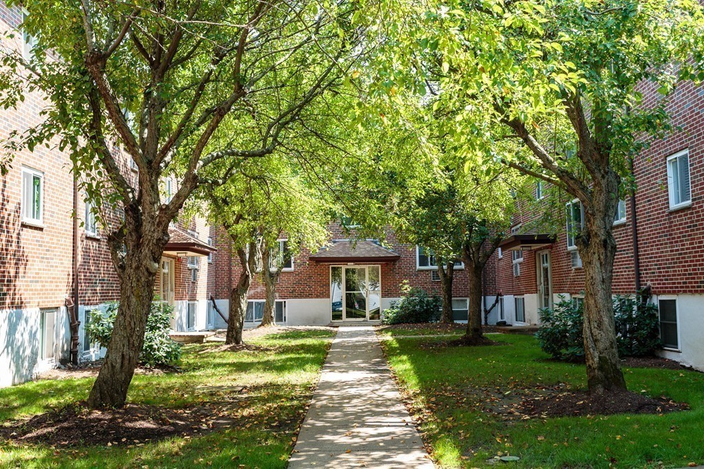 14 Bryon Rd. 5 A