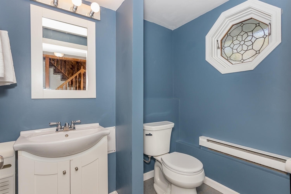 Norton, Massachusetts 02766, United States, 4 Bedrooms Bedrooms, ,3 BathroomsBathrooms,Residential,Active,216248