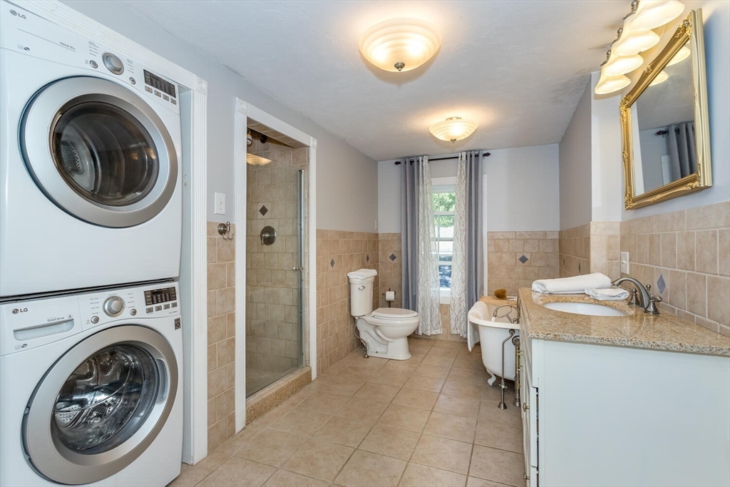 Norton, Massachusetts 02766, United States, 4 Bedrooms Bedrooms, ,3 BathroomsBathrooms,Residential,Active,216248