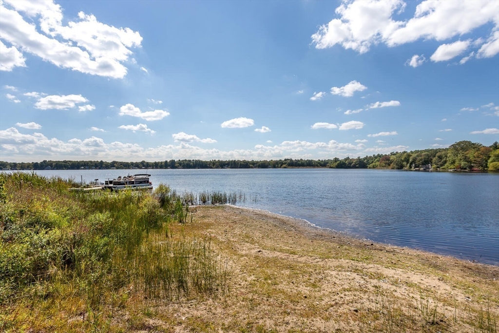 Norton, Massachusetts 02766, United States, 4 Bedrooms Bedrooms, ,3 BathroomsBathrooms,Residential,Active,216248