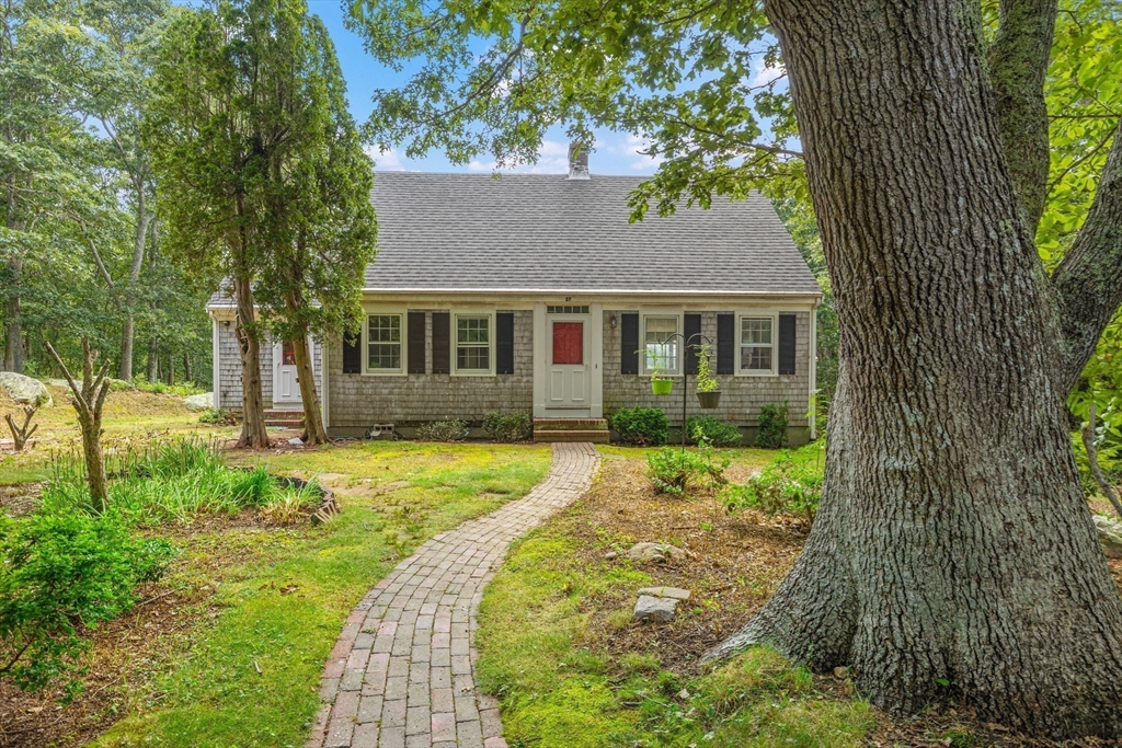 27 Upland Ave