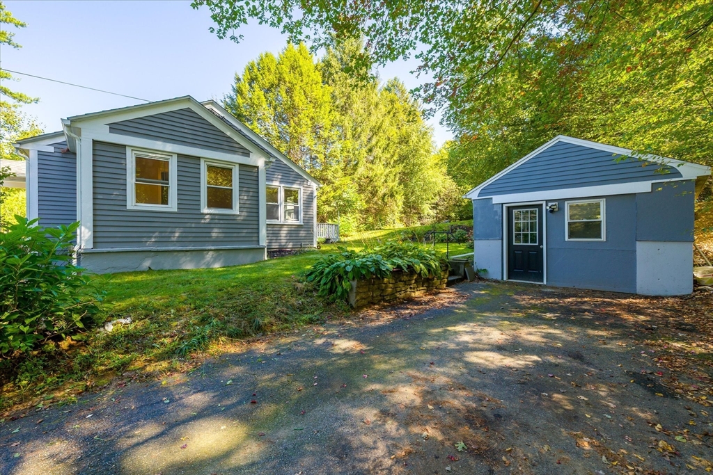 123 Charlton Rd