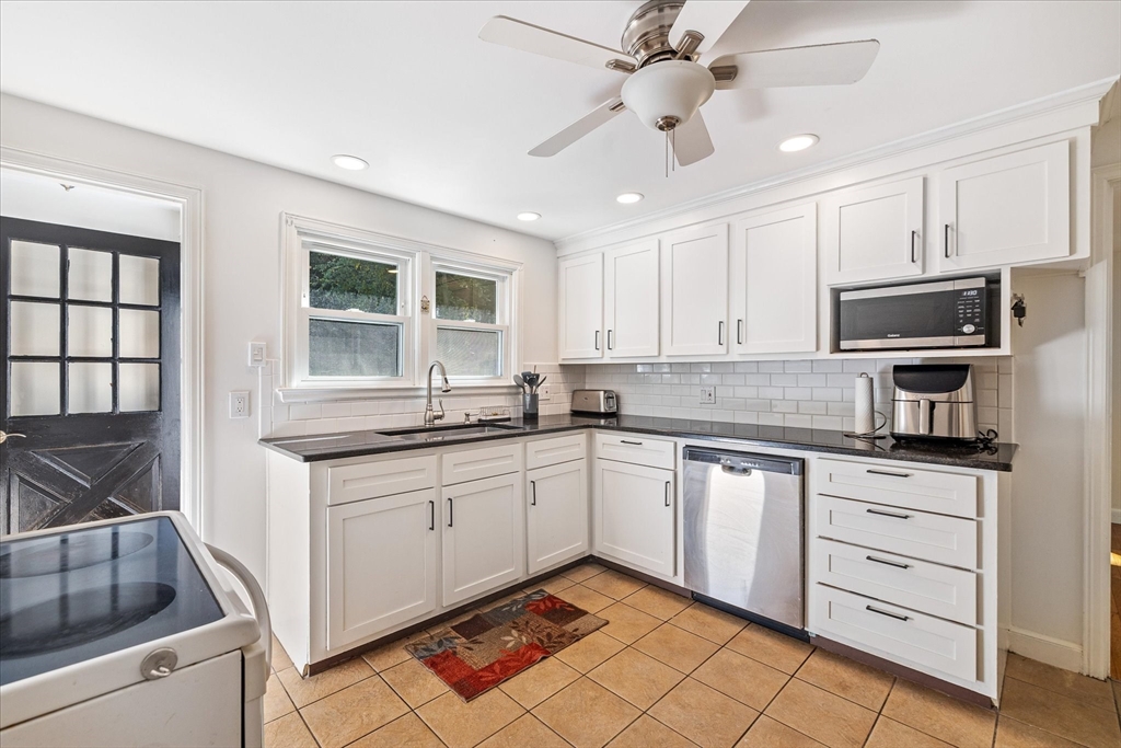 123 Charlton Rd