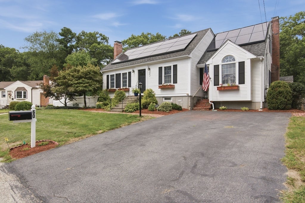 60 Valleyview Rd, Bellingham, MA Photo #2