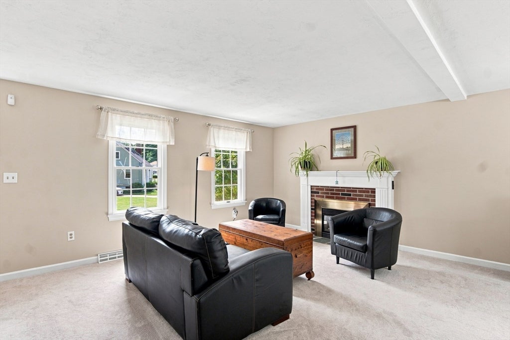 60 Valleyview Rd, Bellingham, MA Photo #13