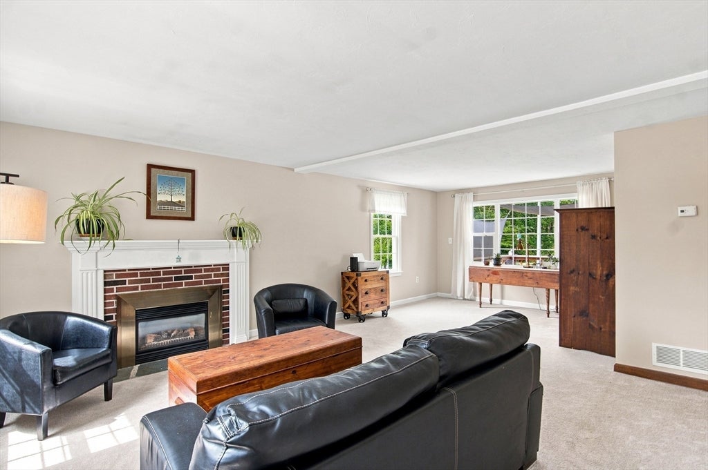 60 Valleyview Rd, Bellingham, MA Photo #12