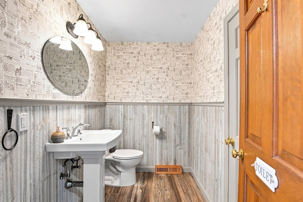 60 Valleyview Rd, Bellingham, MA Photo #16