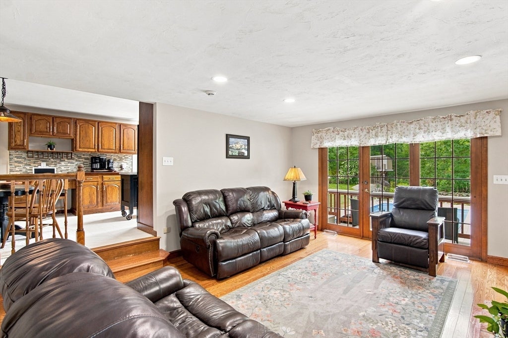 60 Valleyview Rd, Bellingham, MA Photo #6