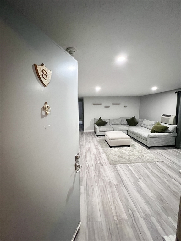 11 Royal Crest Dr 8