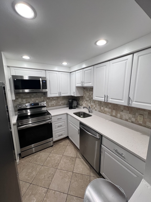 11 Royal Crest Dr 8