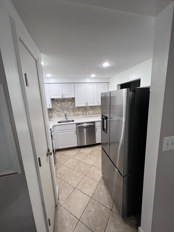 11 Royal Crest Dr 8