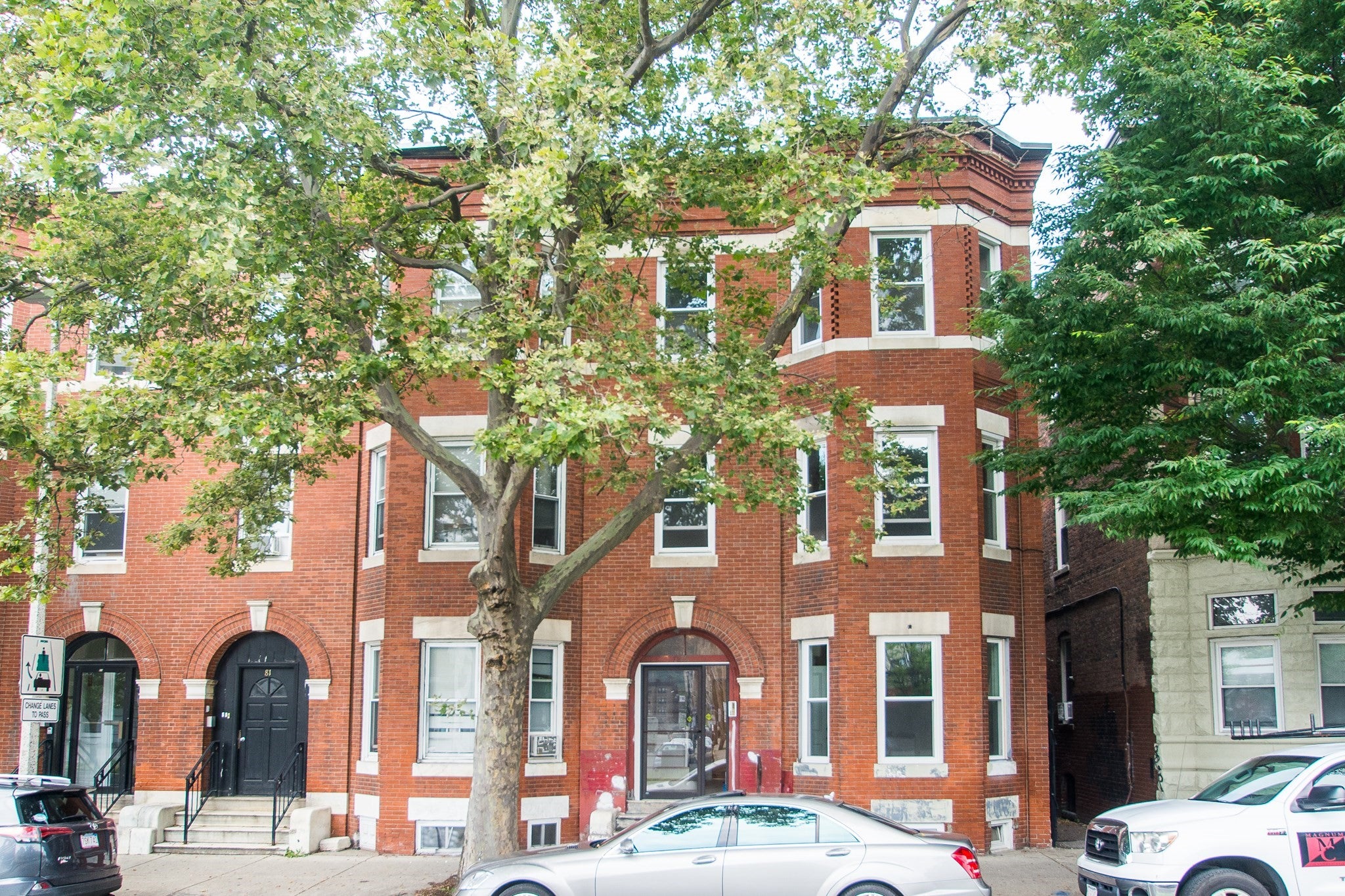 Click for 79 Brighton Ave #1, Boston, MA slideshow