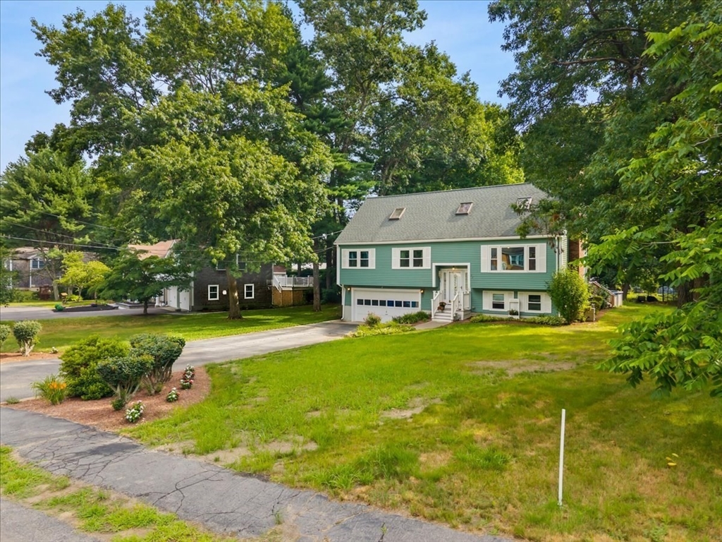 32 Maria Ln