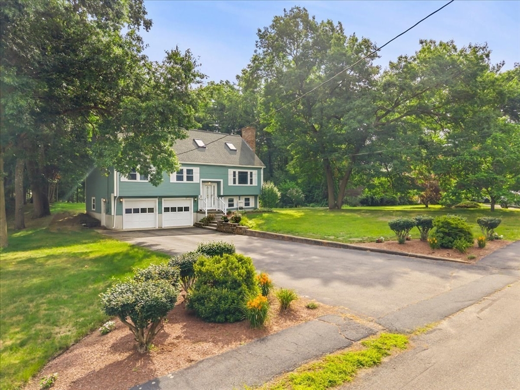 32 Maria Ln