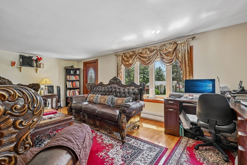 79 Russ St