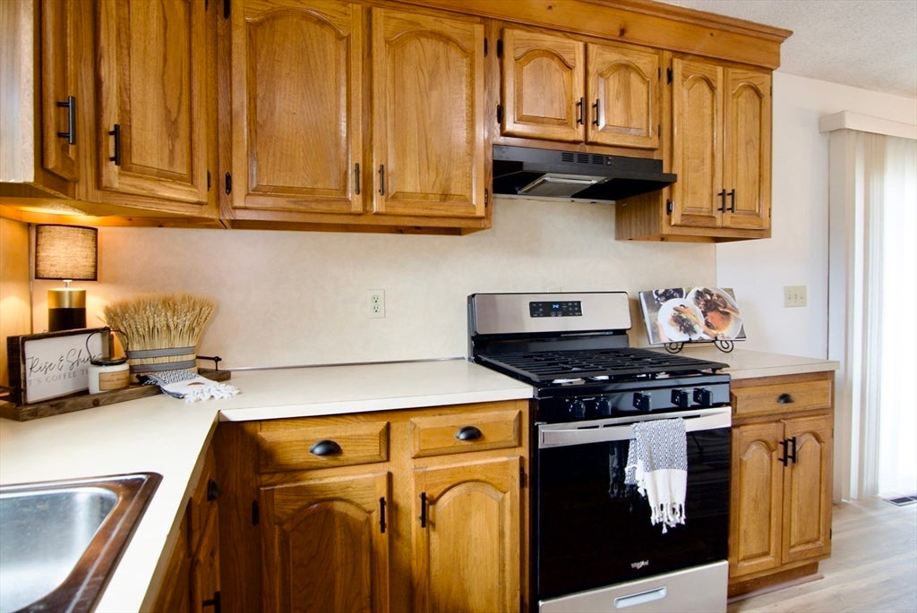 124 Mazarin ST, Springfield, MA, 124 Mazarin ST, Springfield, MA Photo #10
