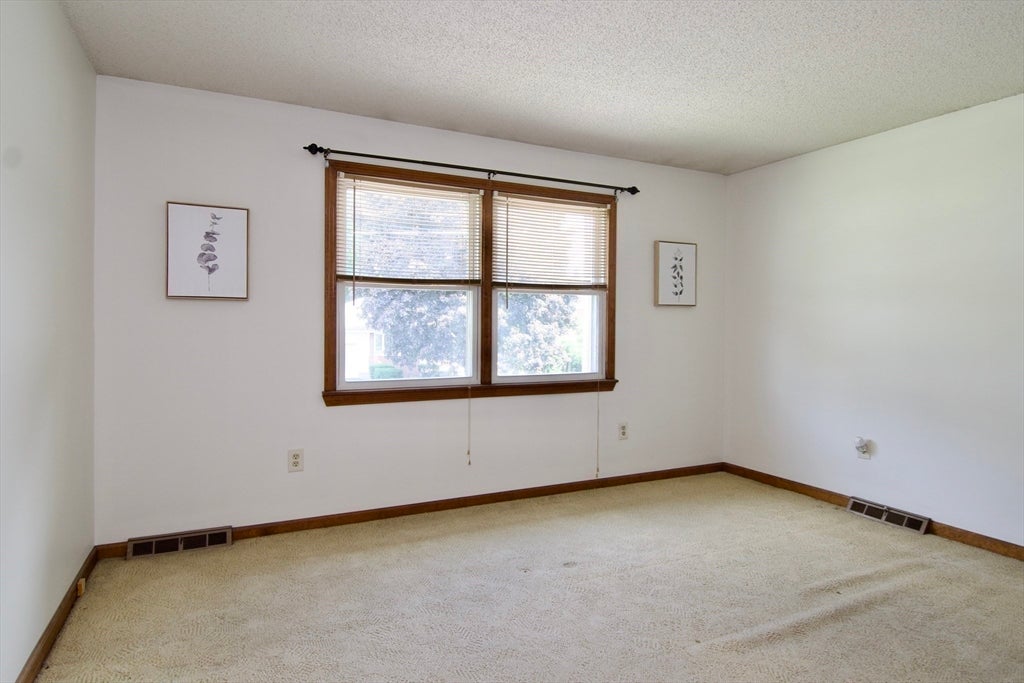 124 Mazarin ST, Springfield, MA, 124 Mazarin ST, Springfield, MA Photo #18