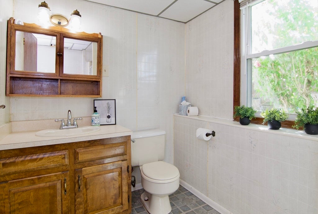 124 Mazarin ST, Springfield, MA, 124 Mazarin ST, Springfield, MA Photo #36