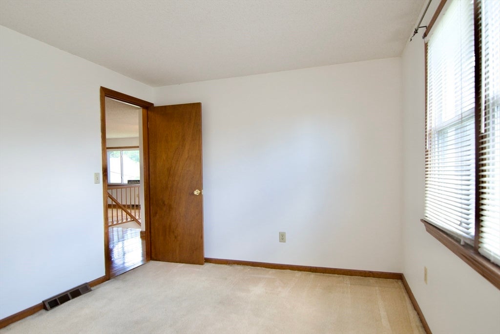 124 Mazarin ST, Springfield, MA, 124 Mazarin ST, Springfield, MA Photo #25