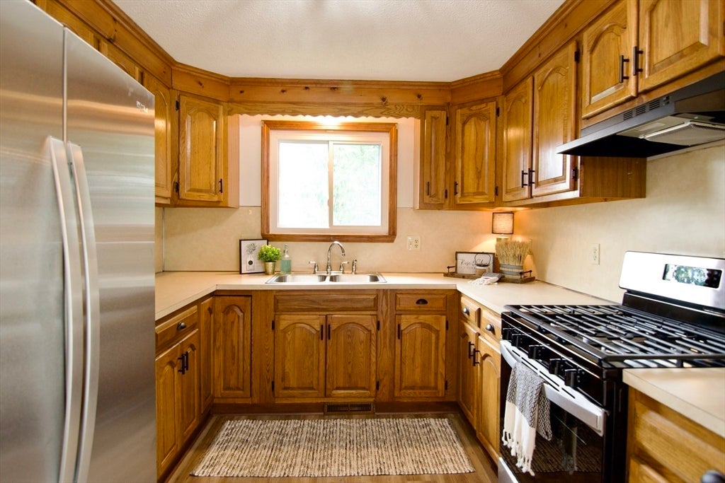 124 Mazarin ST, Springfield, MA, 124 Mazarin ST, Springfield, MA Photo #9
