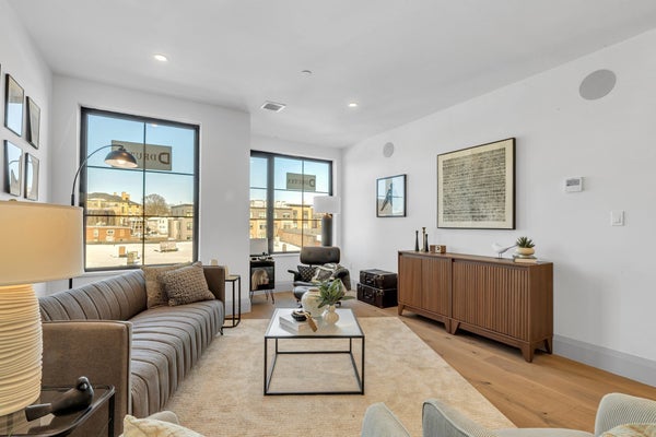 34 OAK ST APT 103, HYDE PARK, MA 02136 - Image 2e534d09c7aec47700f4ebea1258fd9e/2049879904