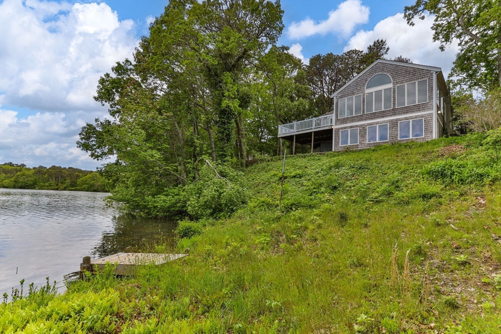 34 Featherbed Ln