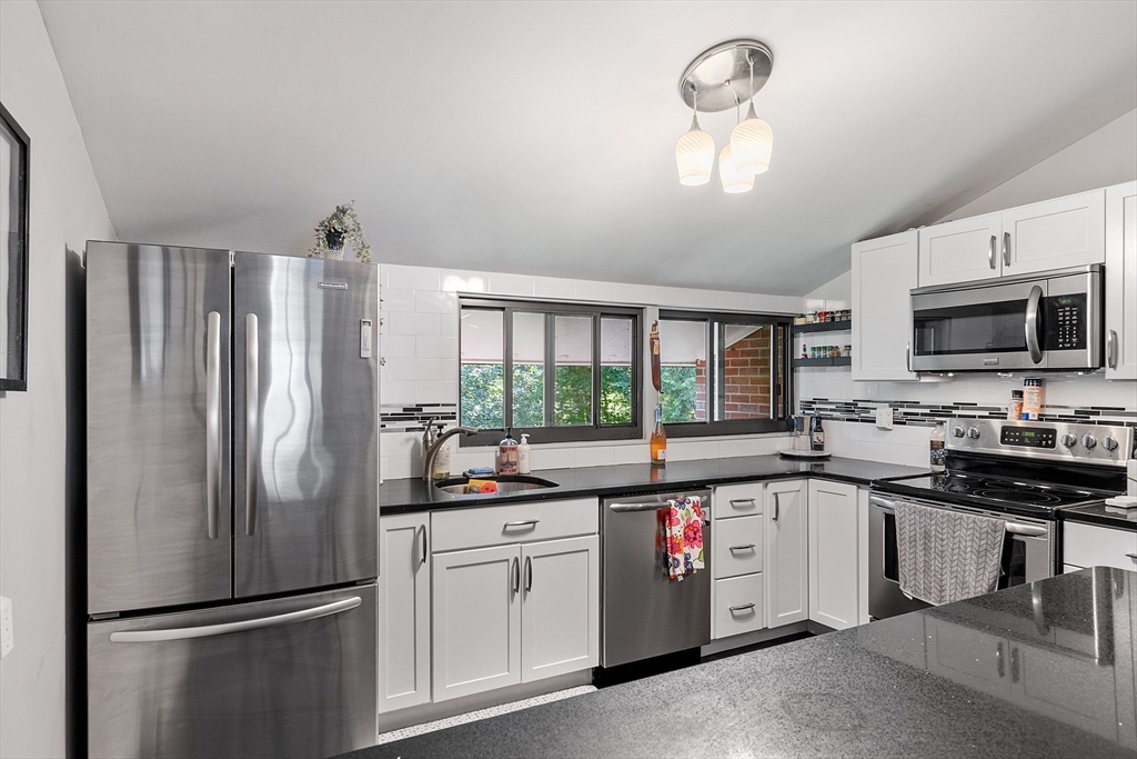 7 Longwood Dr 212