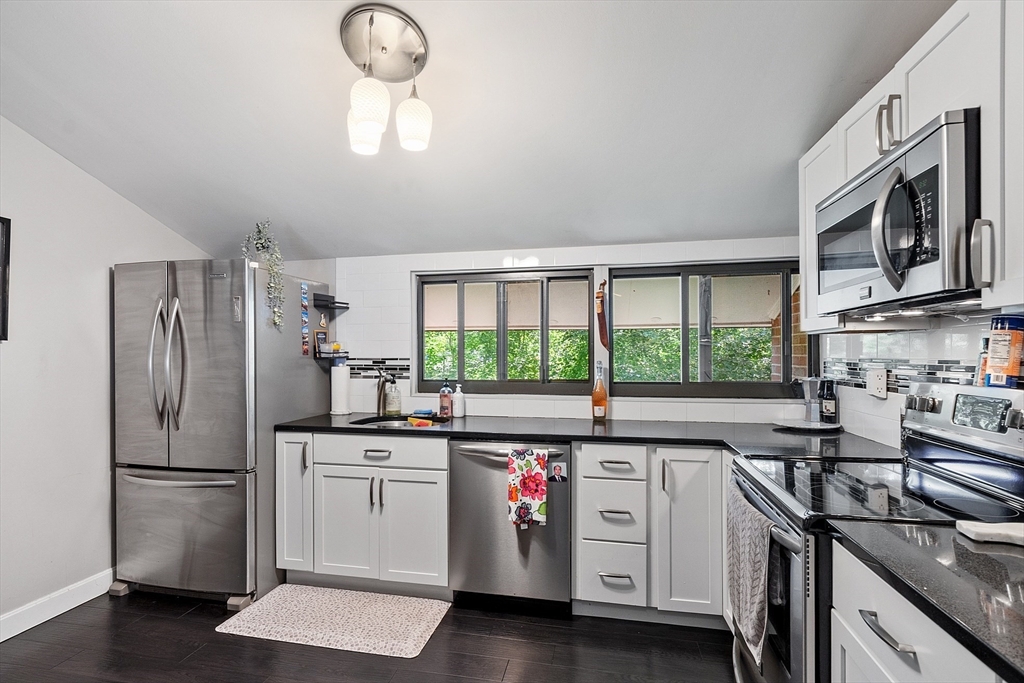 7 Longwood Dr 212
