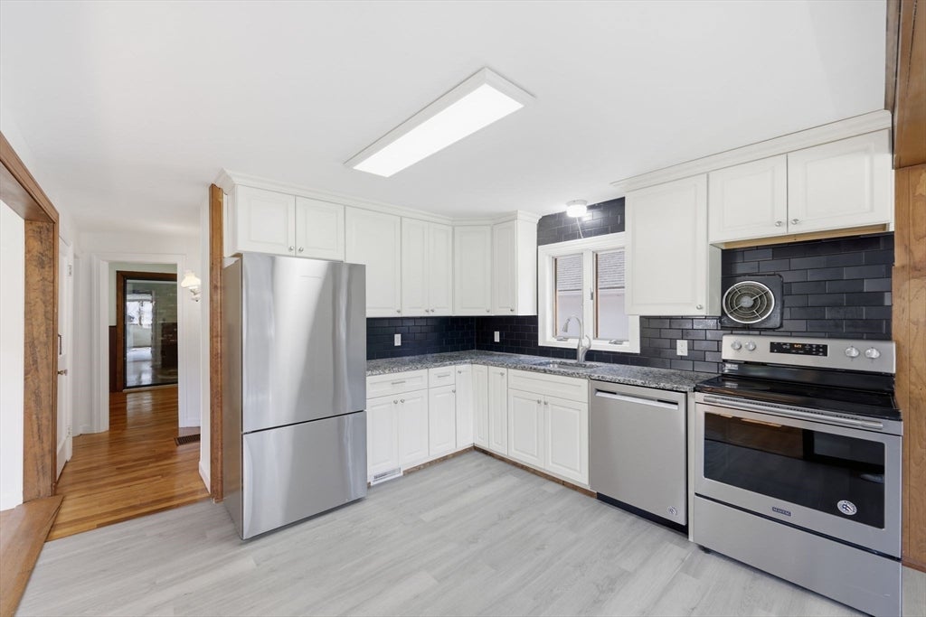 22 Dartmouth St, South Hadley, MA Photo #10