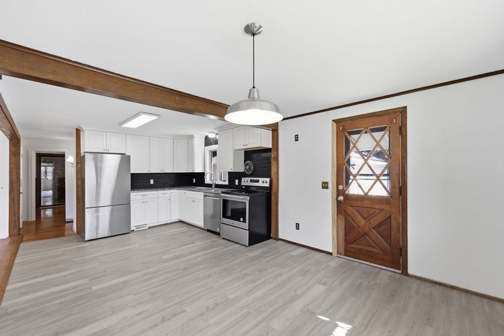 22 Dartmouth St, South Hadley, MA Photo #13