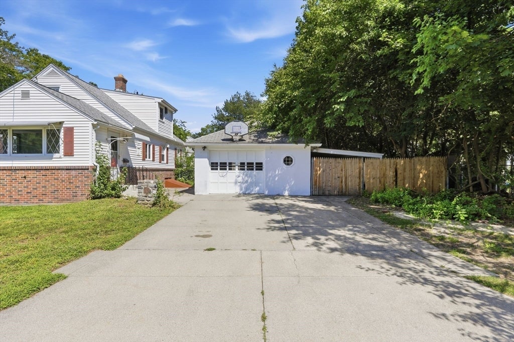 22 Dartmouth St, South Hadley, MA Photo #38