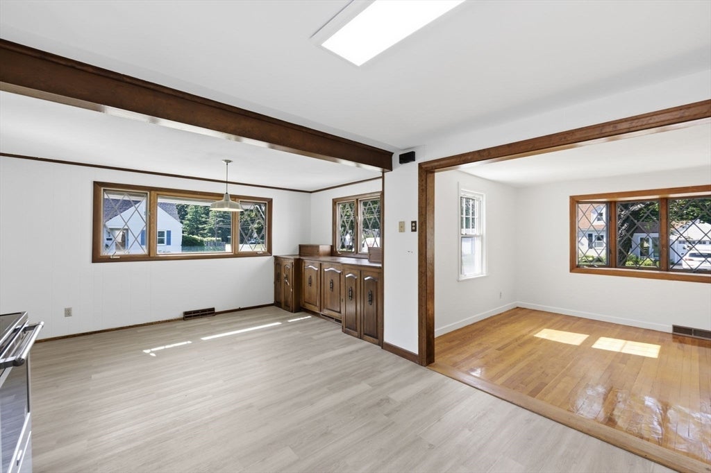 22 Dartmouth St, South Hadley, MA Photo #14