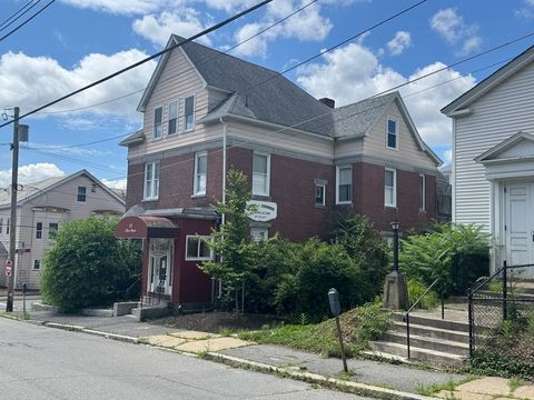 58 Oliver St Fitchburg MA 01420