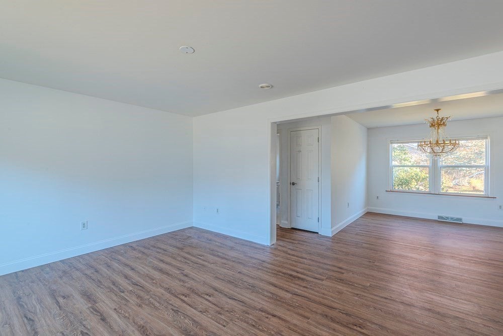 9 Headlands Dr