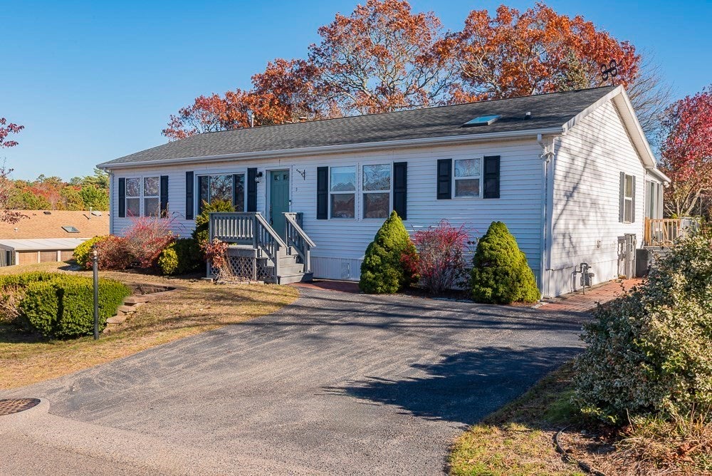 9 Headlands Dr