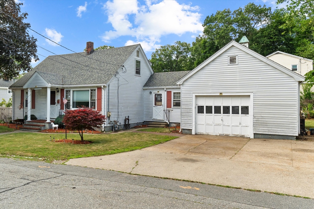26 E Dexter Ave