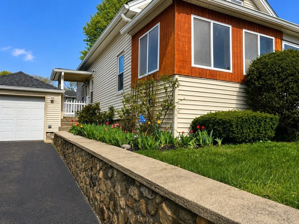 11 Everett Ave