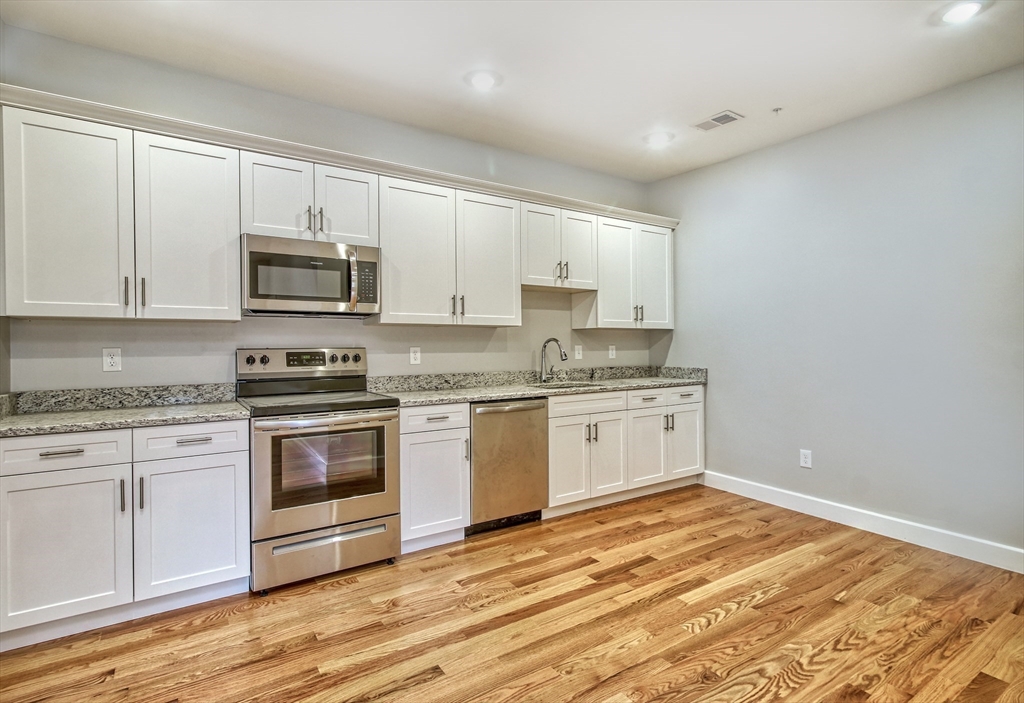 Photo 1 of 12 — 3 Neilon Park 3, Malden, MA 02148