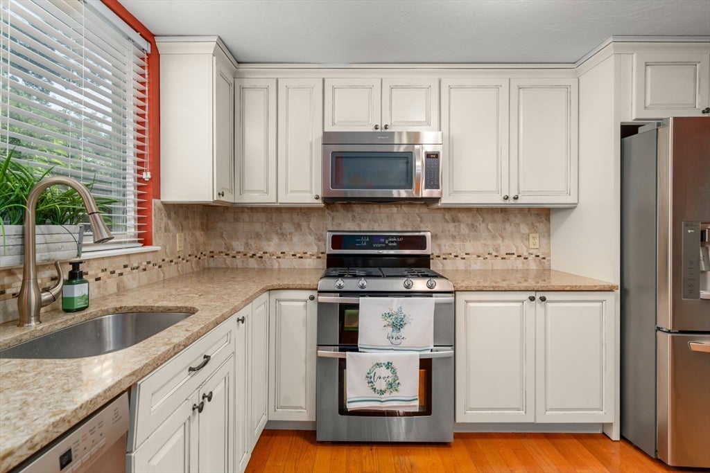 79 Gaslight Ln 79
