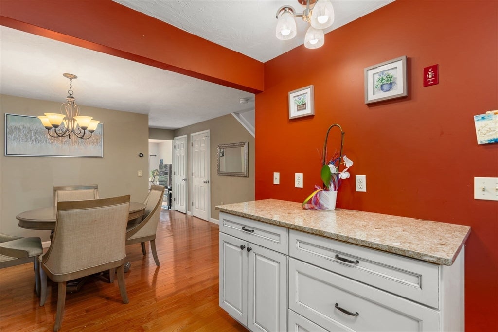 79 Gaslight Ln 79