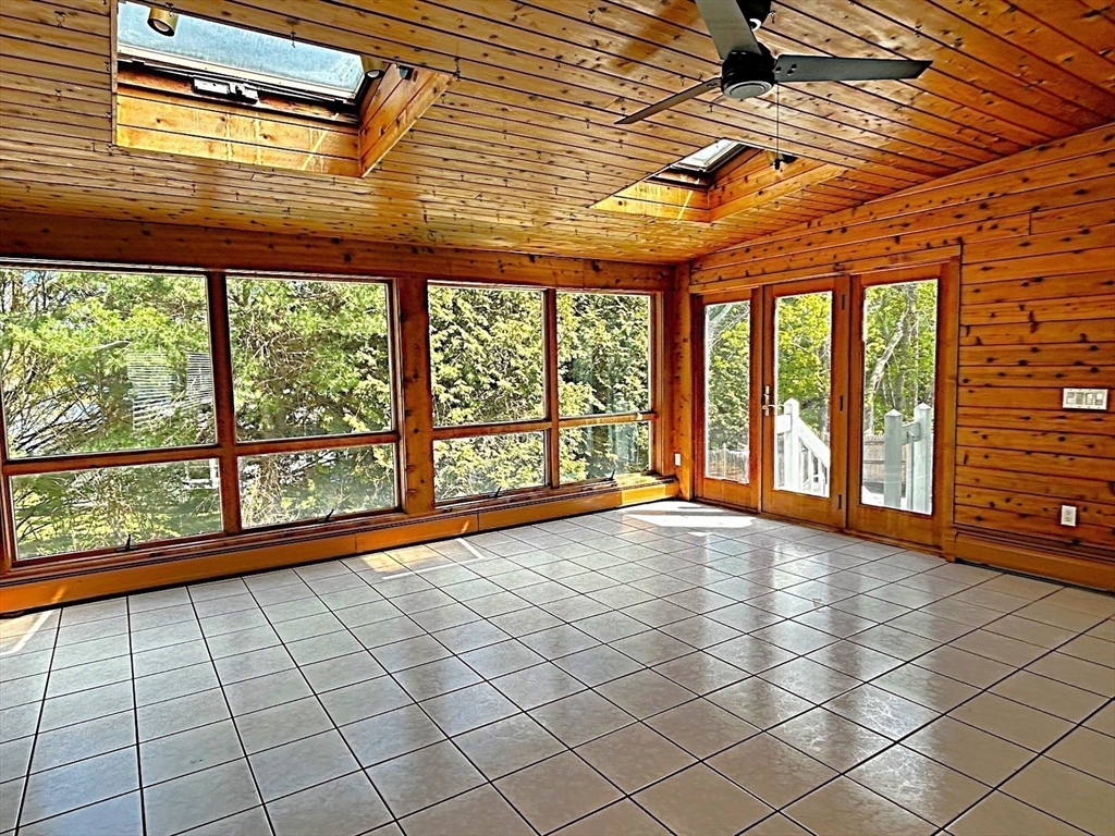 68 Ridge Ave, Pittsfield, MA Photo #9