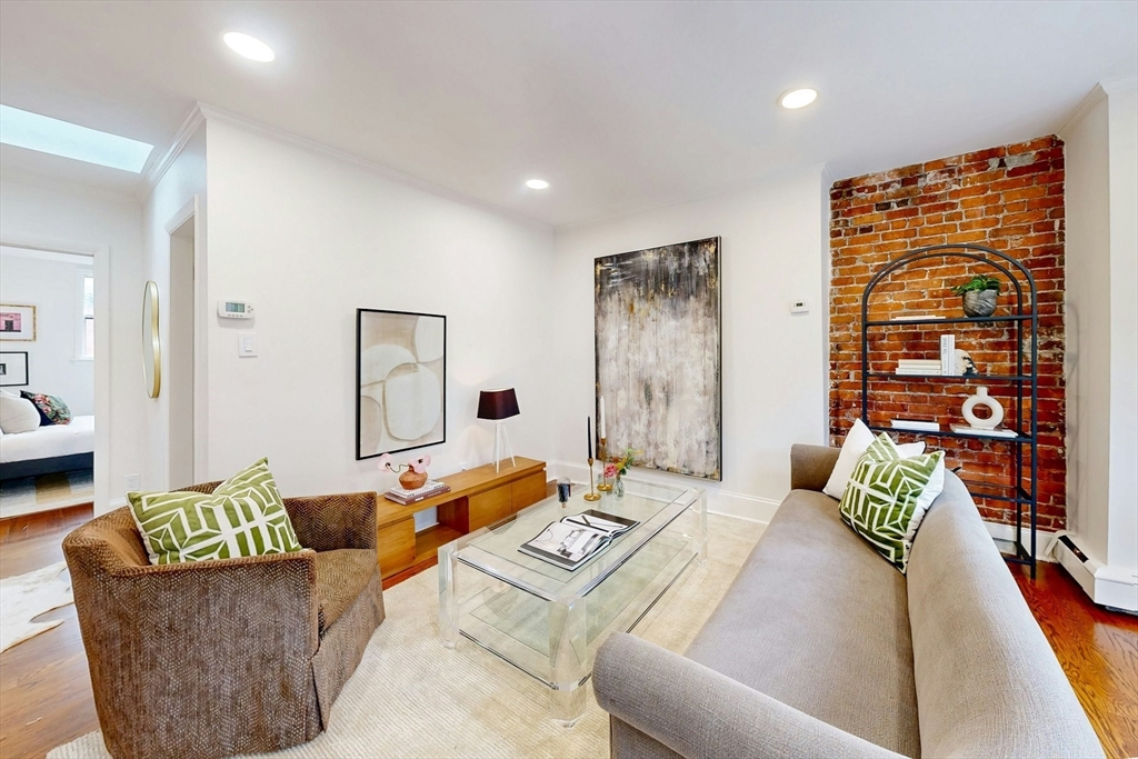 430 Marlborough St 4