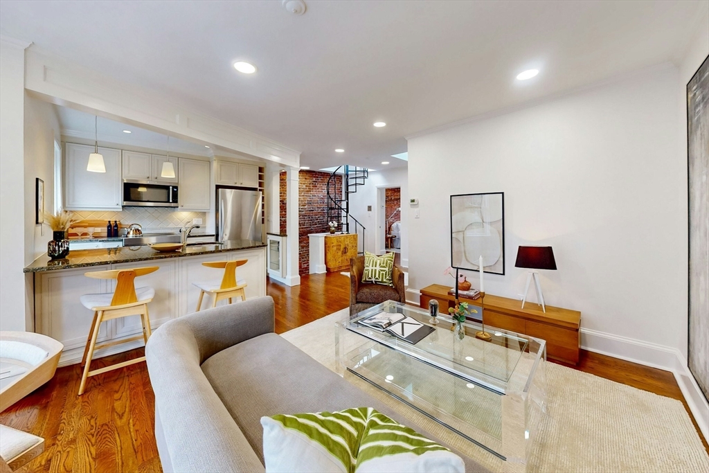 430 Marlborough St 4