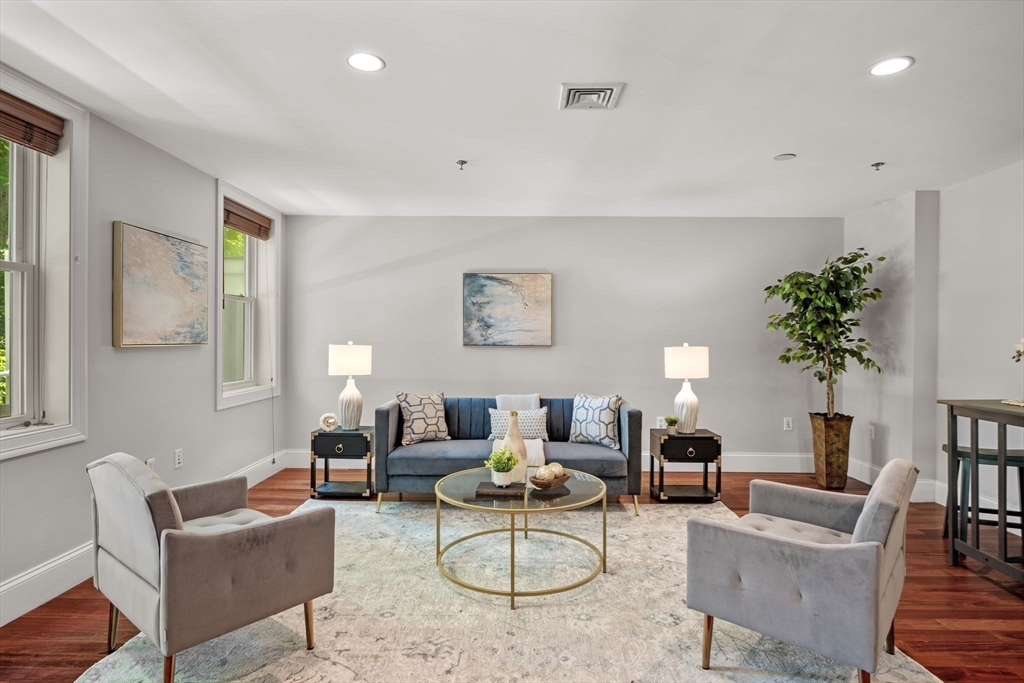 1732 Main Street 205