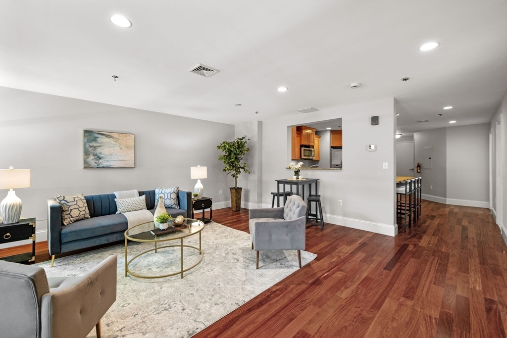 1732 Main Street 205