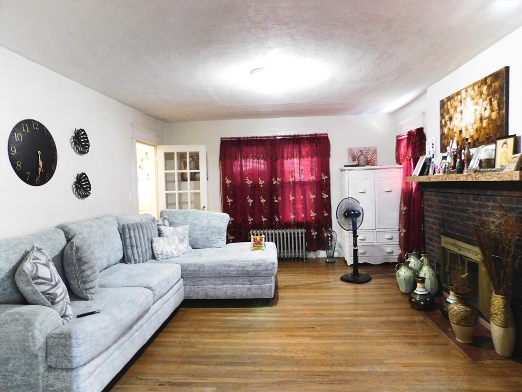 98-100 Fenwick St